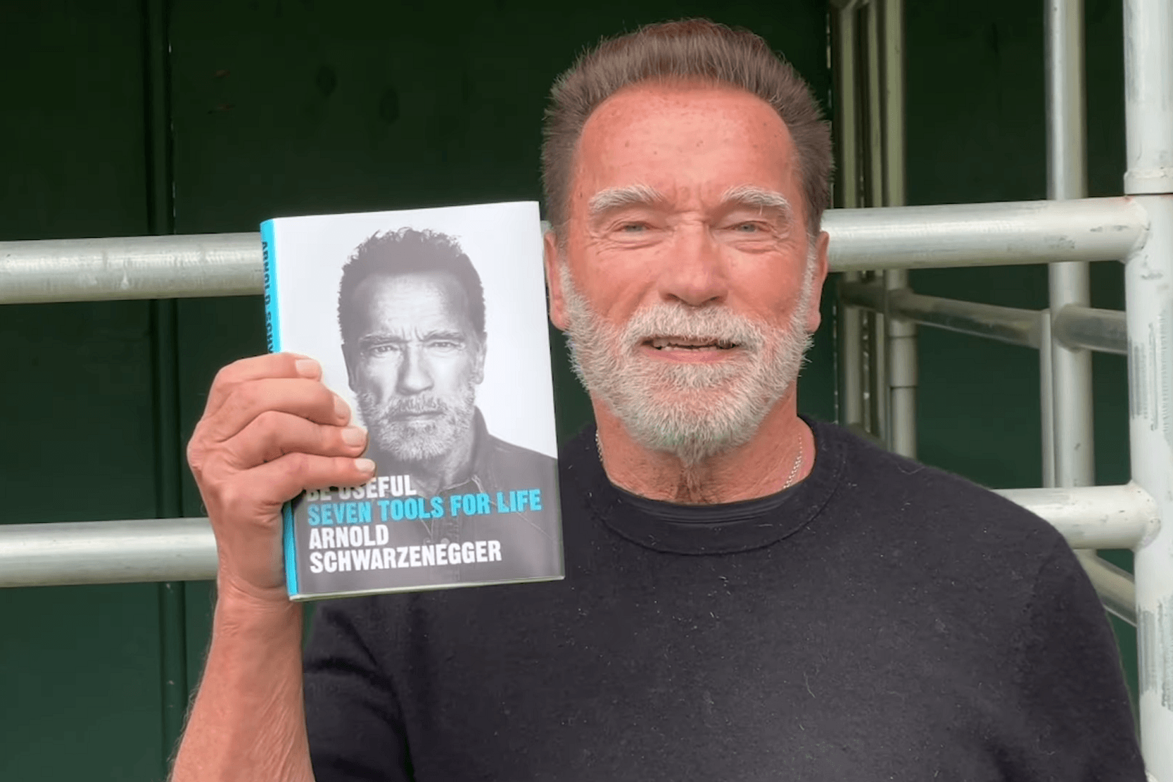 ARNOLD SCHWARZENEGGER AUTOGRAPHED - BE USEFUL SEVEN TOOLS FOR LIFE