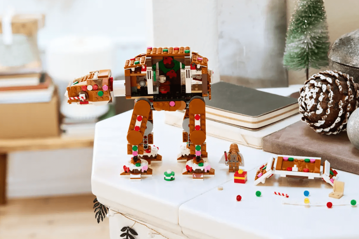 ATAT Gingerbread Lego 40806 Preorder
