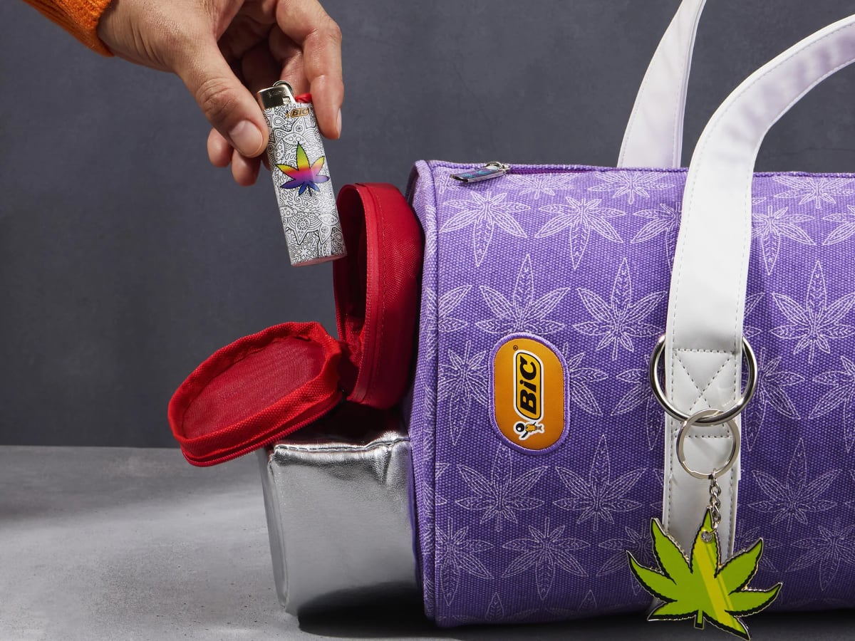 BIC 420 Flickaway Weekender Bag Reseller