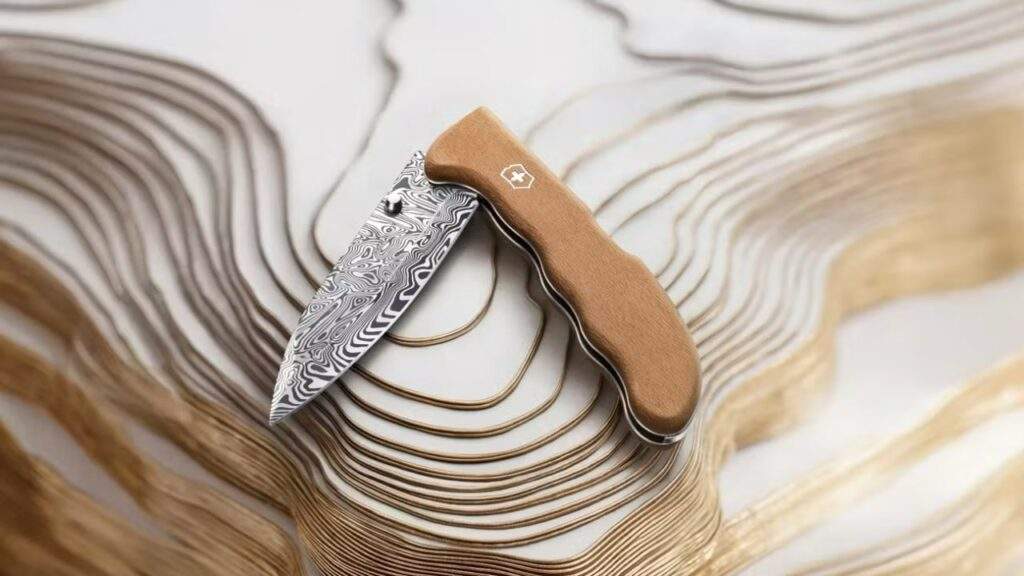 Victorinox Damast Evoke 2026 Knife Reseller