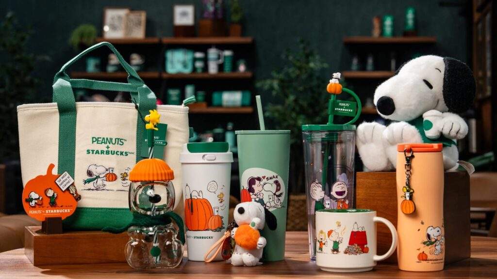 2026 Starbucks Peanuts Collab Snoopy Bearista